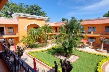 هتل Palmareca Inn Suites Studio