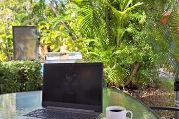 هتل Palmareca Inn Suites Studio