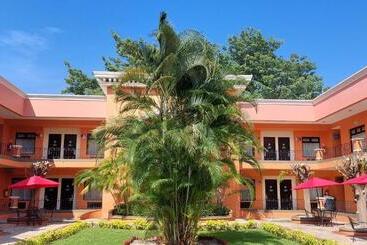 هتل Palmareca Inn Suites Studio