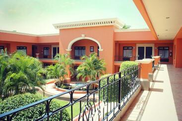هتل Palmareca Inn Suites Studio