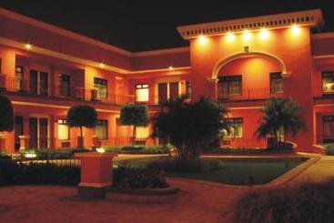 هتل Palmareca Inn Suites Studio