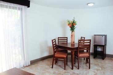هتل Palmareca Inn Suites Studio