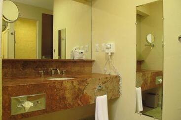 هتل Palmareca Inn Suites Studio