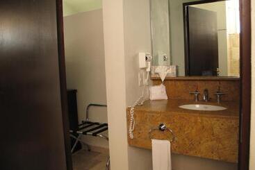 هتل Palmareca Inn Suites Studio