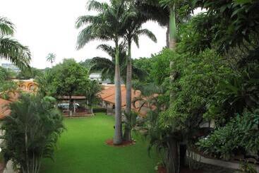 هتل Palmareca Inn Suites Studio