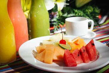 هتل Palmareca Inn Suites Studio