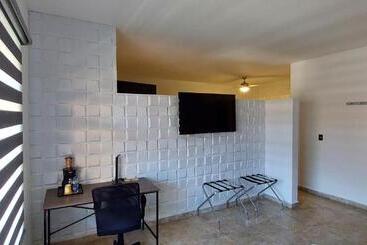 هتل Palmareca Inn Suites Studio