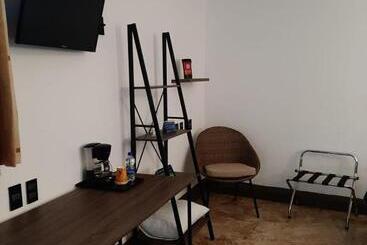 هتل Palmareca Inn Suites Studio