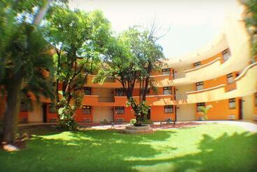هتل Palmareca Inn Suites Studio