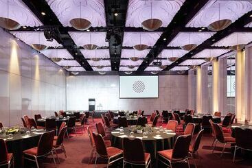 هتل Pullman Melbourne On The Park