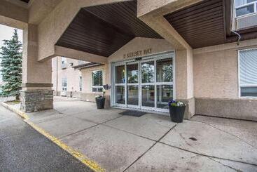 هتل Quality Inn & Suites Yorkton