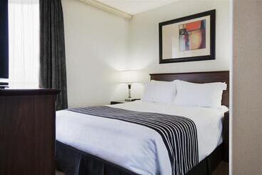 هتل Sandman Suites Vancouver On Davie