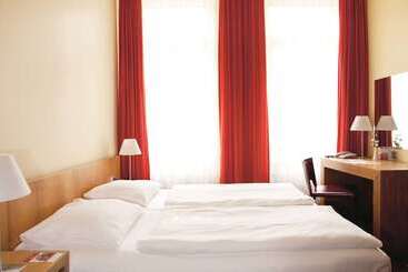 Отель Vienna House Easy By Wyndham Rostock