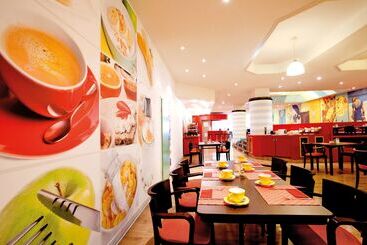 Отель Vienna House Easy By Wyndham Rostock
