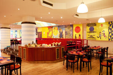 Отель Vienna House Easy By Wyndham Rostock