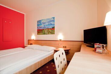 Отель Vienna House Easy By Wyndham Rostock