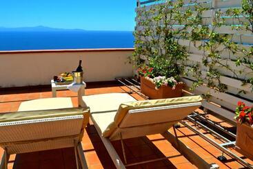 هتل Villa Felice Relais