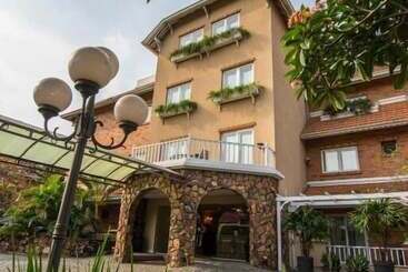 هتل Villa Morra Suites