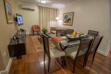 هتل Villa Morra Suites