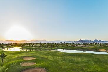Pickalbatros Golf Beach Resort