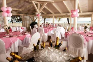 استراحتگاه Jolly Beach Antigua   All Inclusive