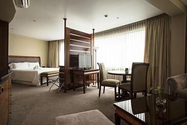 Suites Camino Real