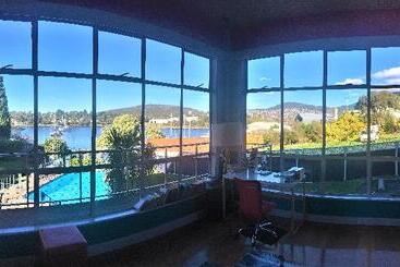 Waterfront Lodge Motel