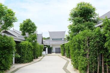 호텔 Me2 Singhamuntra Resort Kamphaengsaen