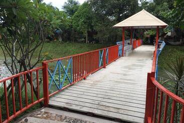 پانسیون Panpim Resort