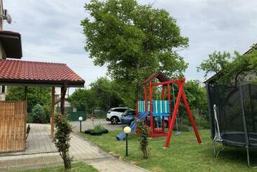 膳宿费 Villa Jerman
