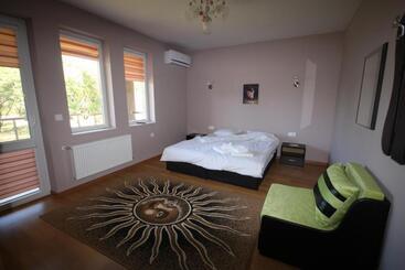 膳宿费 Villa Jerman