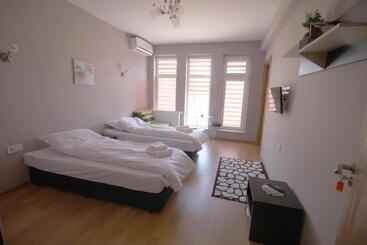 膳宿费 Villa Jerman