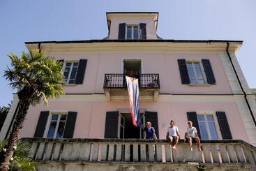 Wild Valley Hostel   Villa Edera