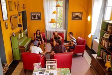 Wild Valley Hostel Villa Edera