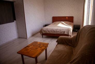 B&b Sunrise House Aygavan