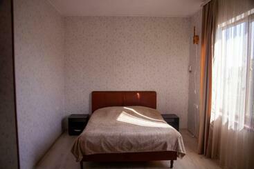 B&b Sunrise House Aygavan