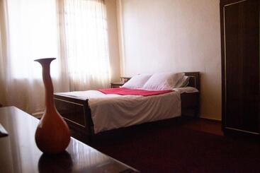 B&b Sunrise House Aygavan