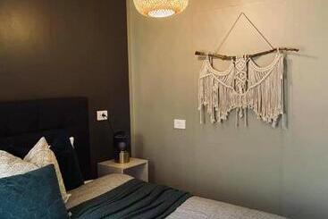تختخواب و صبحانه Guesthouse Stekkaból