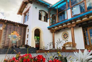 هتل Martita's House Hostal