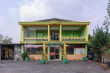 هتل Homestay Hj Suharti Natar Lampung Redpartner