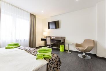 פנסיון Deluxe Haus Glessen   Zentral Zu Köln!