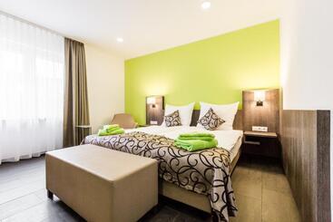 פנסיון Deluxe Haus Glessen   Zentral Zu Köln!