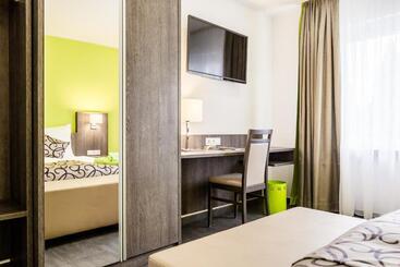 פנסיון Deluxe Haus Glessen   Zentral Zu Köln!