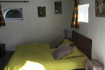 تختخواب و صبحانه La Petite Ferme
