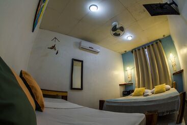 هتل Miramar Surfcamp