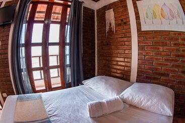 هتل Miramar Surfcamp