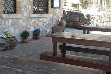 هتل روستایی Agriturismo Le Acacie