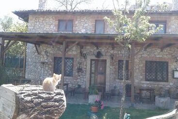 هتل روستایی Agriturismo Le Acacie