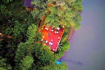 هتل Springriver Resort
