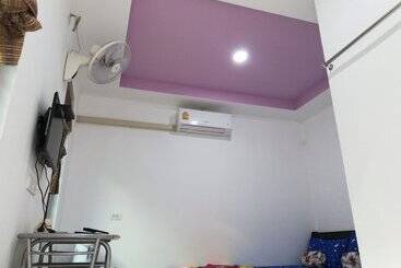 هتل Sroe Ground Homestay